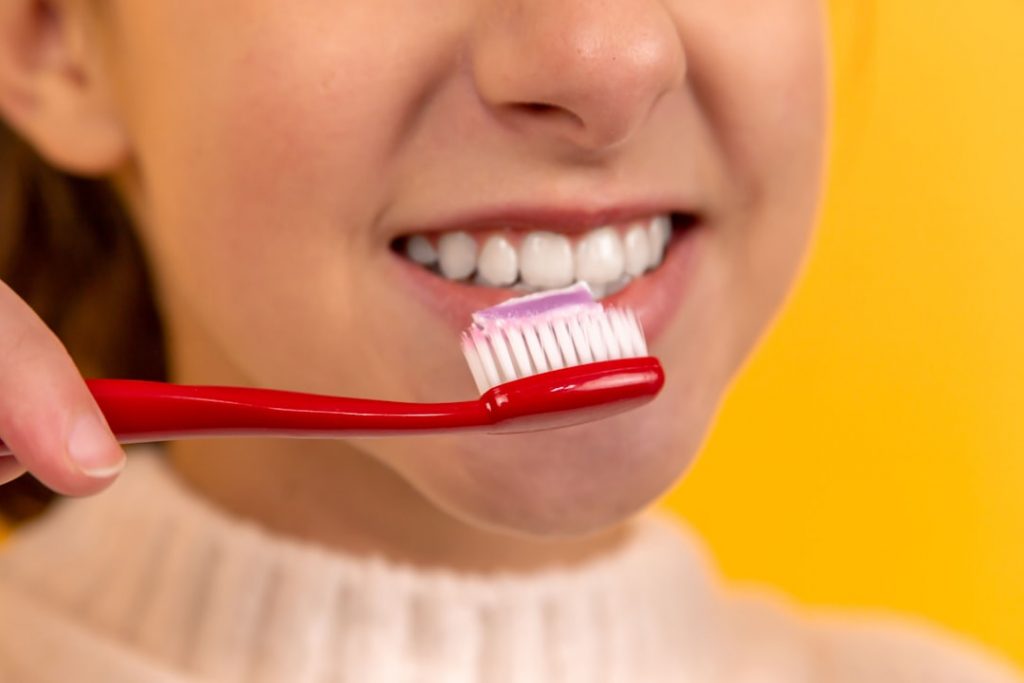 Photo Toothbrush, Floss