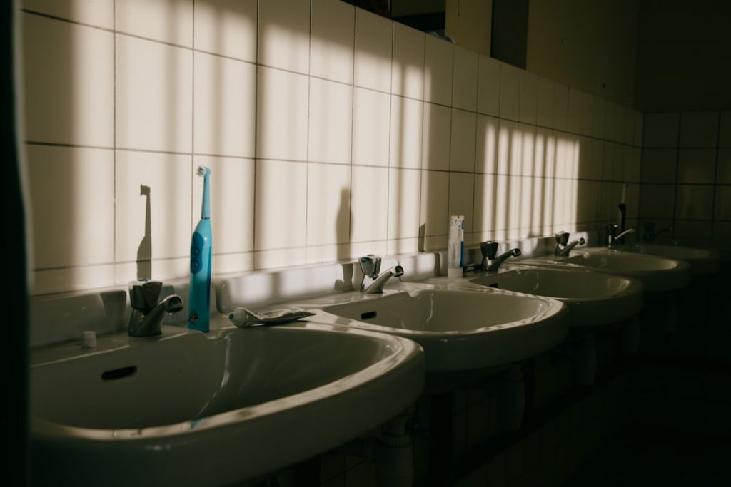 Photo Toothbrush, Floss
